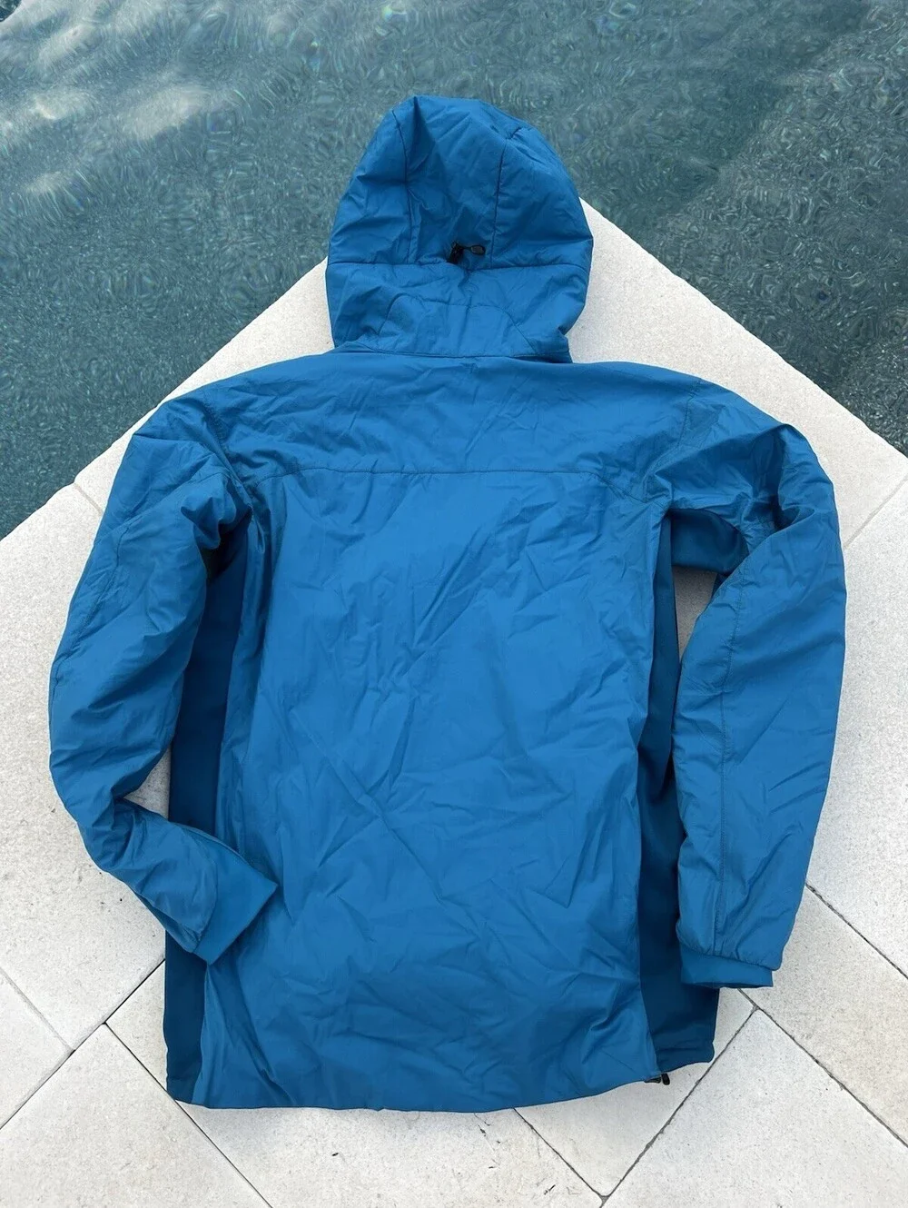 Arc'teryx Atom LT Hoody Jacket Mens Medium Blue Insulated Hooded Hiking Full Zip